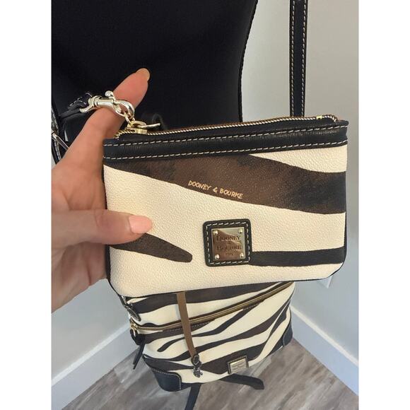 NWOT Dooney & Bourke Zebra Print Crossbody Bag Matching Wallet Wristlet Set